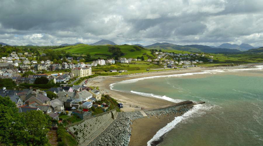 Vi erbjuder ett brett utbud av biluthyrningsalternativ i Criccieth